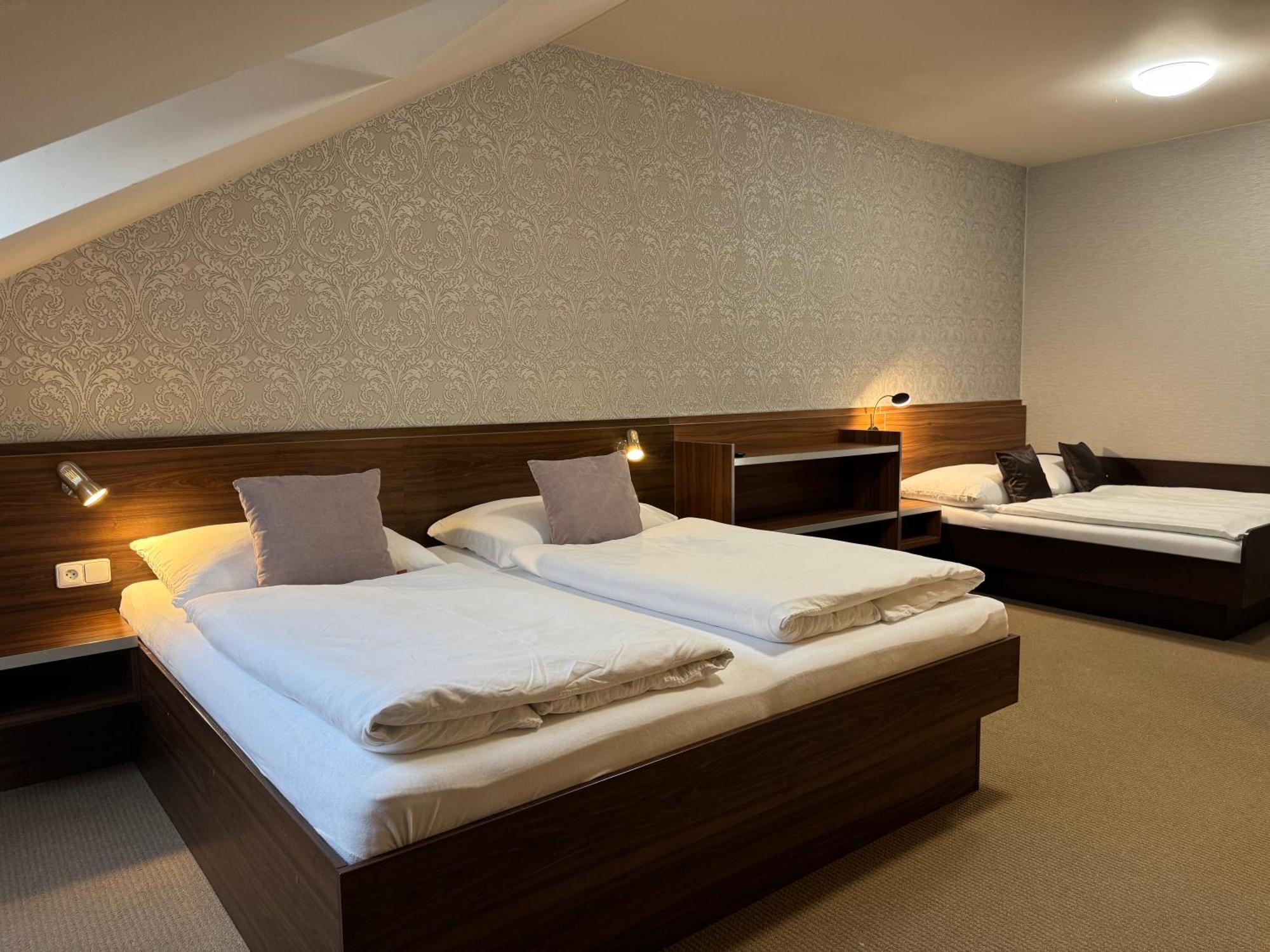 Apartman Bila Hora - Roudna Plzen Bagian luar foto