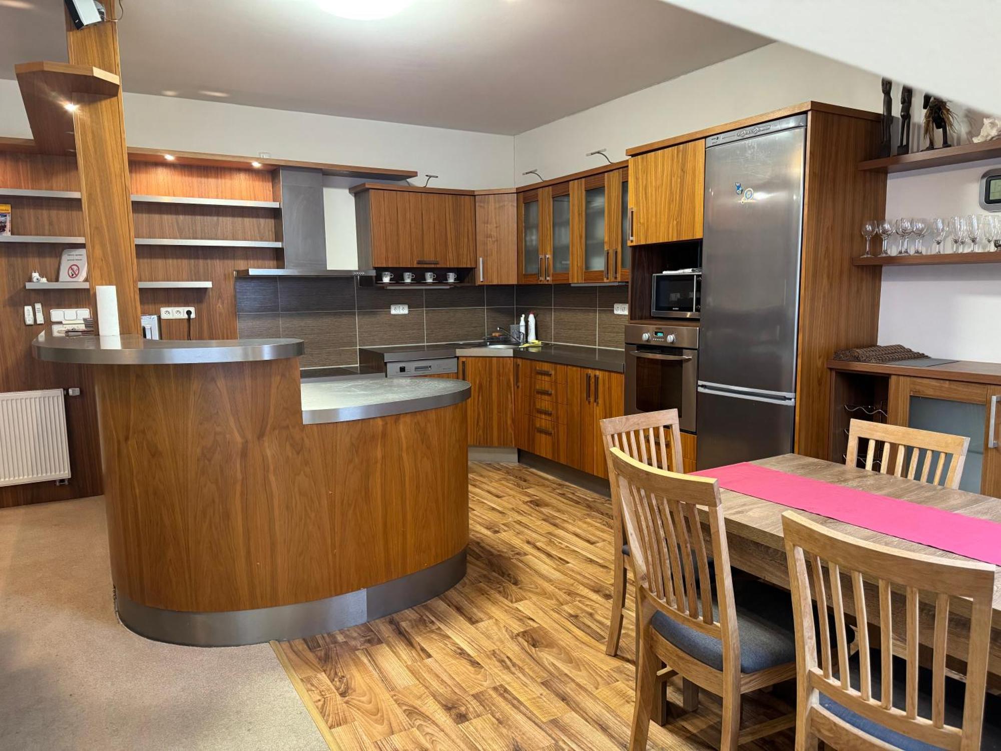 Apartman Bila Hora - Roudna Plzen Bagian luar foto
