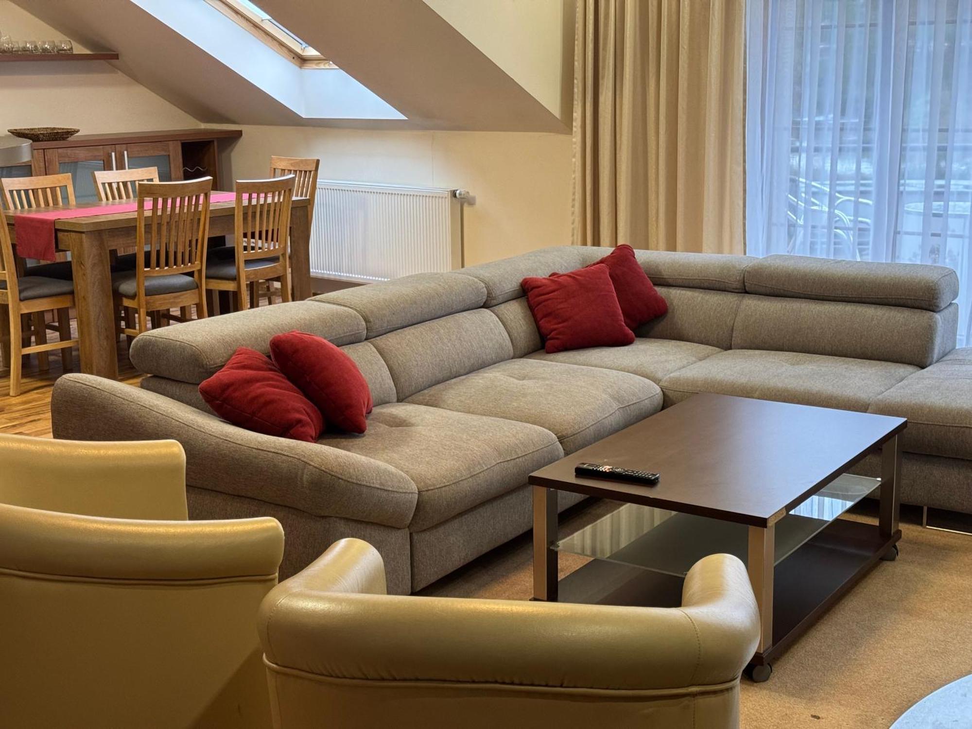 Apartman Bila Hora - Roudna Plzen Bagian luar foto