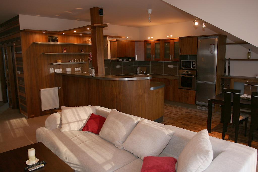 Apartman Bila Hora - Roudna Plzen Bagian luar foto