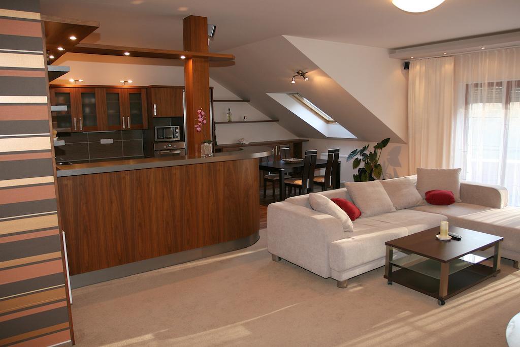 Apartman Bila Hora - Roudna Plzen Bagian luar foto